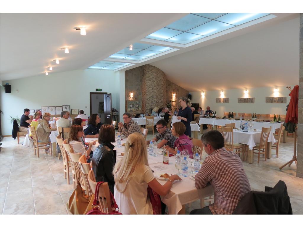 Yustina Villas Guest House Екстериор снимка